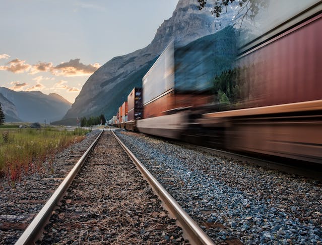 passing-train-on-the-tracks